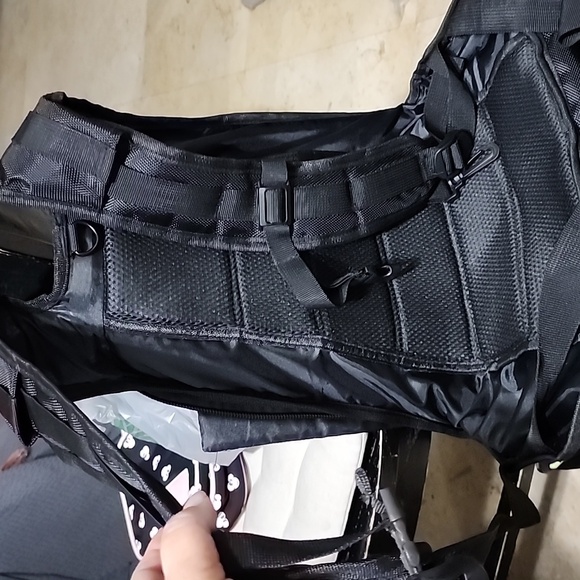 Black and Green Men's Backpack Used Great Conditions - Picture 8 of 12